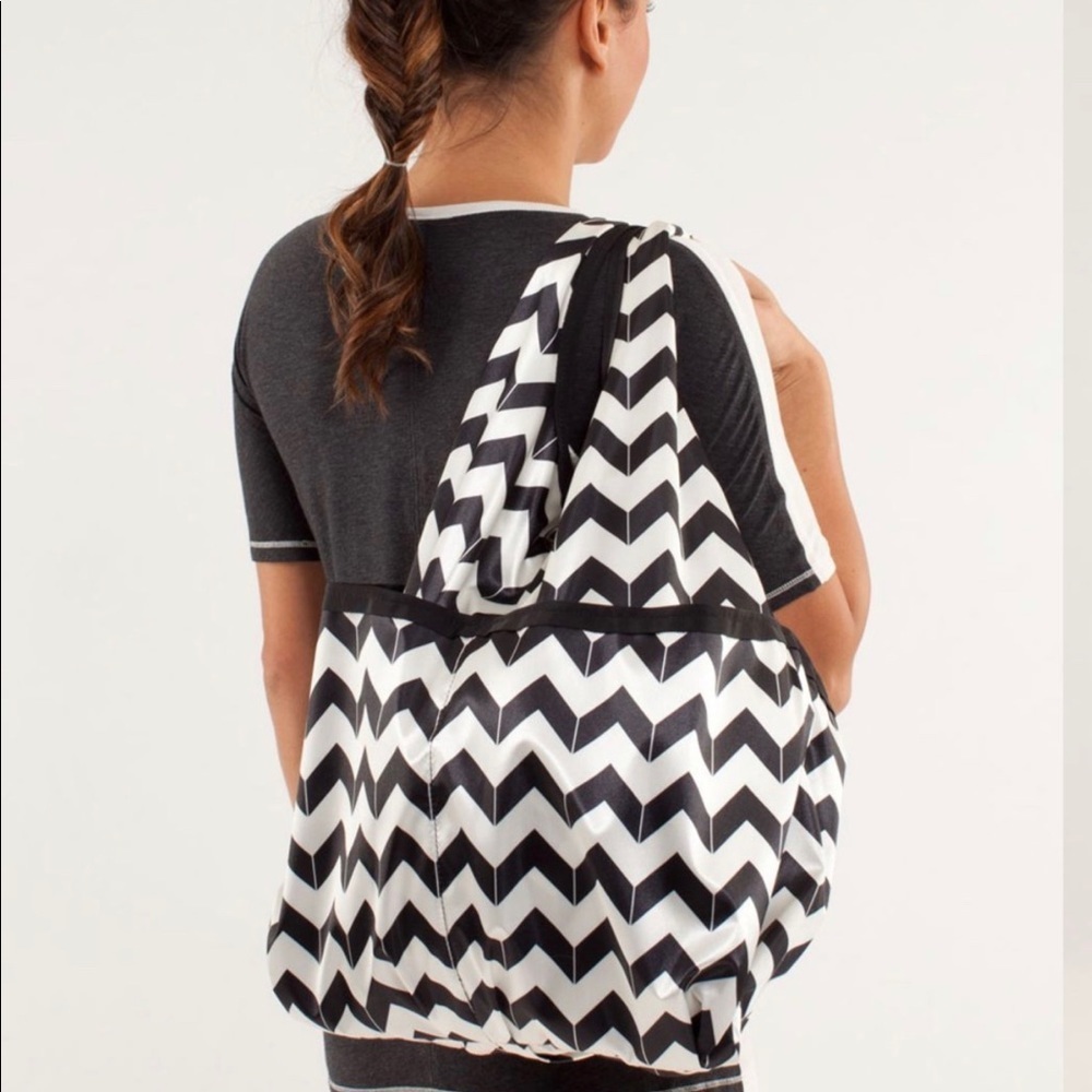 🎉HP🎊 Lululemon Post Savasana Tote